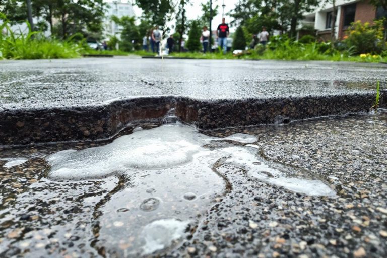 Enrobé drainant : les avantages et inconvénients à prendre en compte