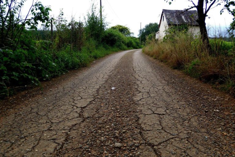 Quels sont les principaux inconvénients du gravier stabilisé ?